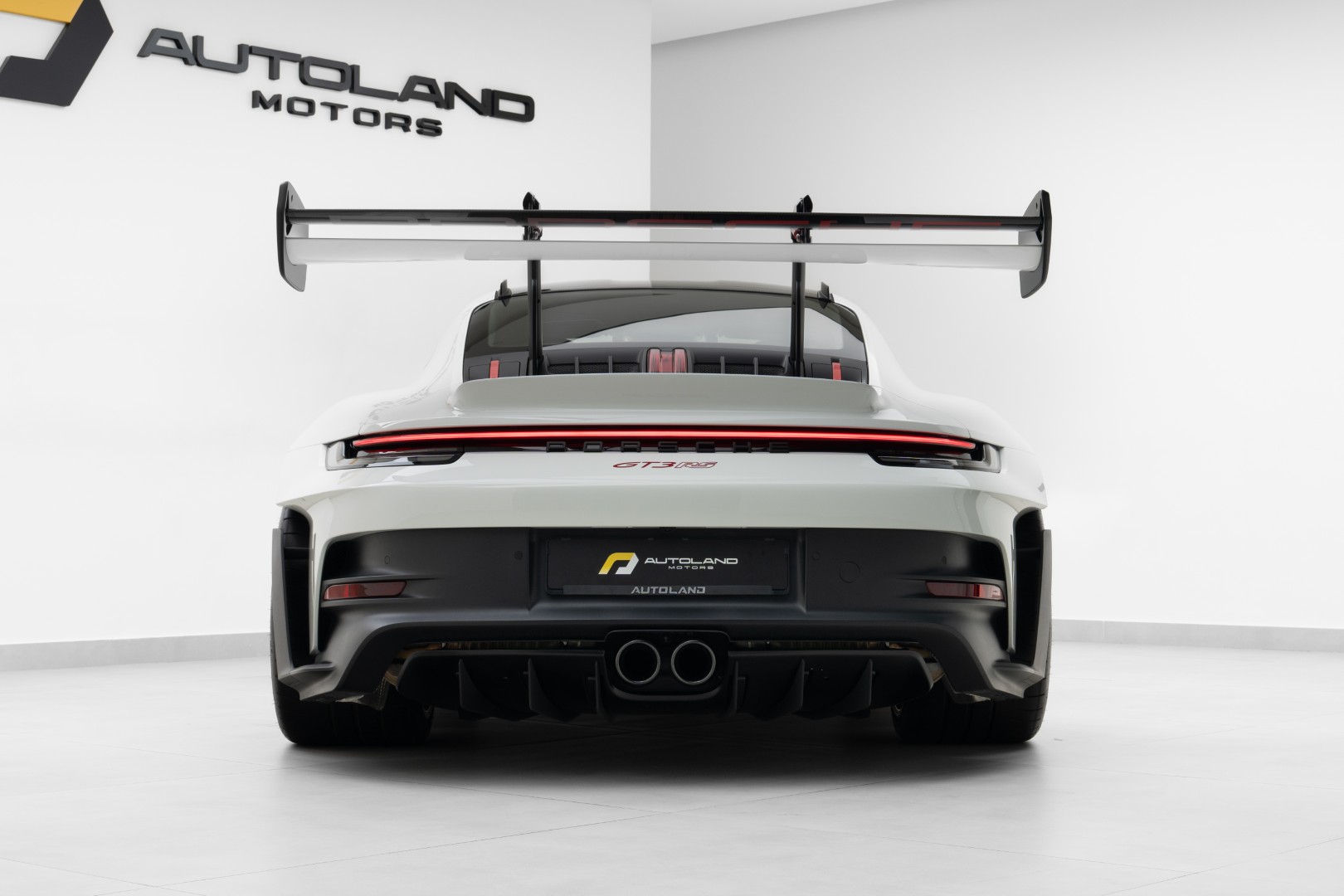 2023 PORSCHE 911 GT3 RS WEISSACH. CARBON CERAMIC BRAKES. SUSPENSION LIFTER. HIGH SPEC. MAIN DEALER S